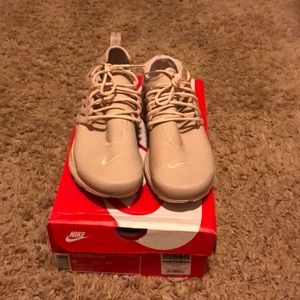 Air Presto WMNS Oatmeal color